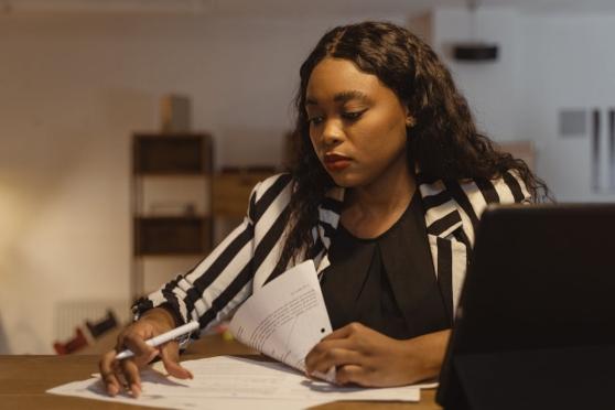 woman-working-at-desk