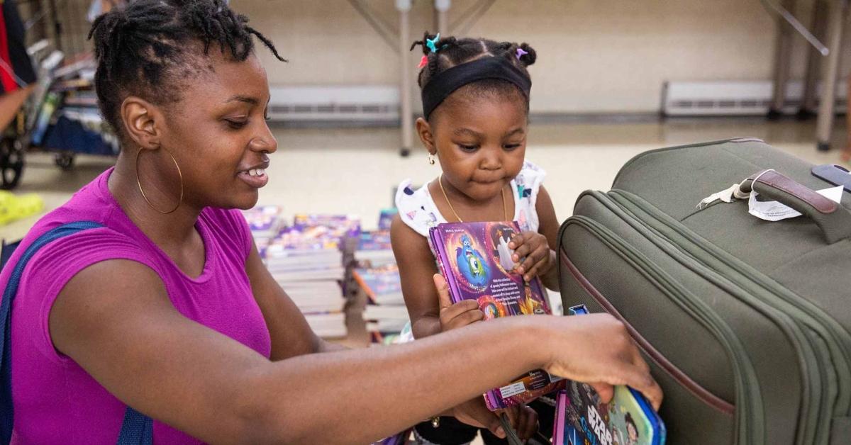 A real Page turner; former Viking and daughter reading newest children's  book at Faribault library, News